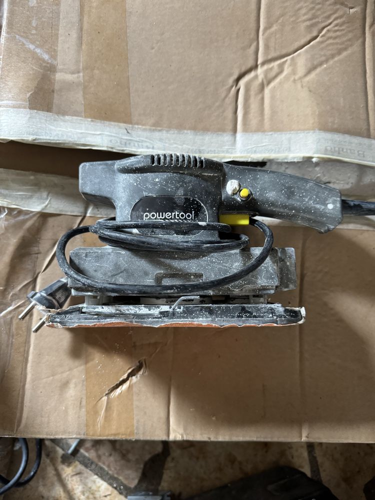 Lixadora elétrica vibratória Powertool
