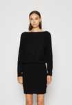 Sukienka dzianinowa ELODIE Guess M