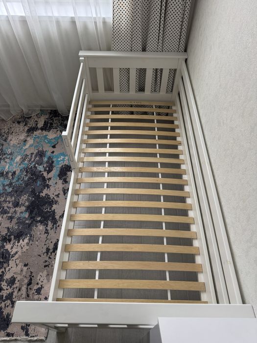 Продам дитяче ліжко з матрасом