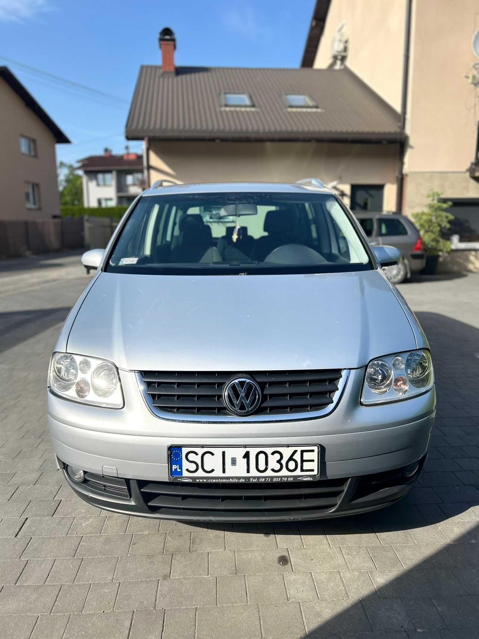 Volkswagen Touran 2.0 FSI | 2004 | 259 000 km | sprawny