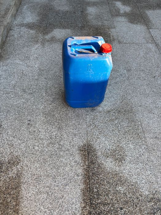 Bidões de plástico