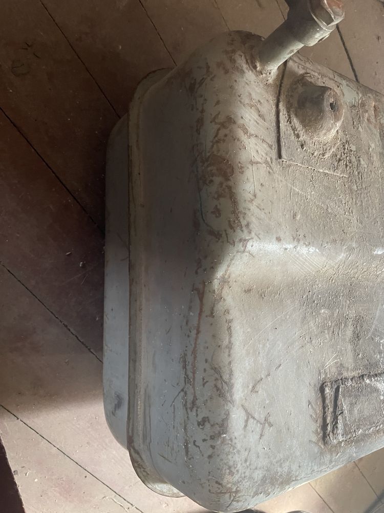 продам бак юмз в чудовому стані