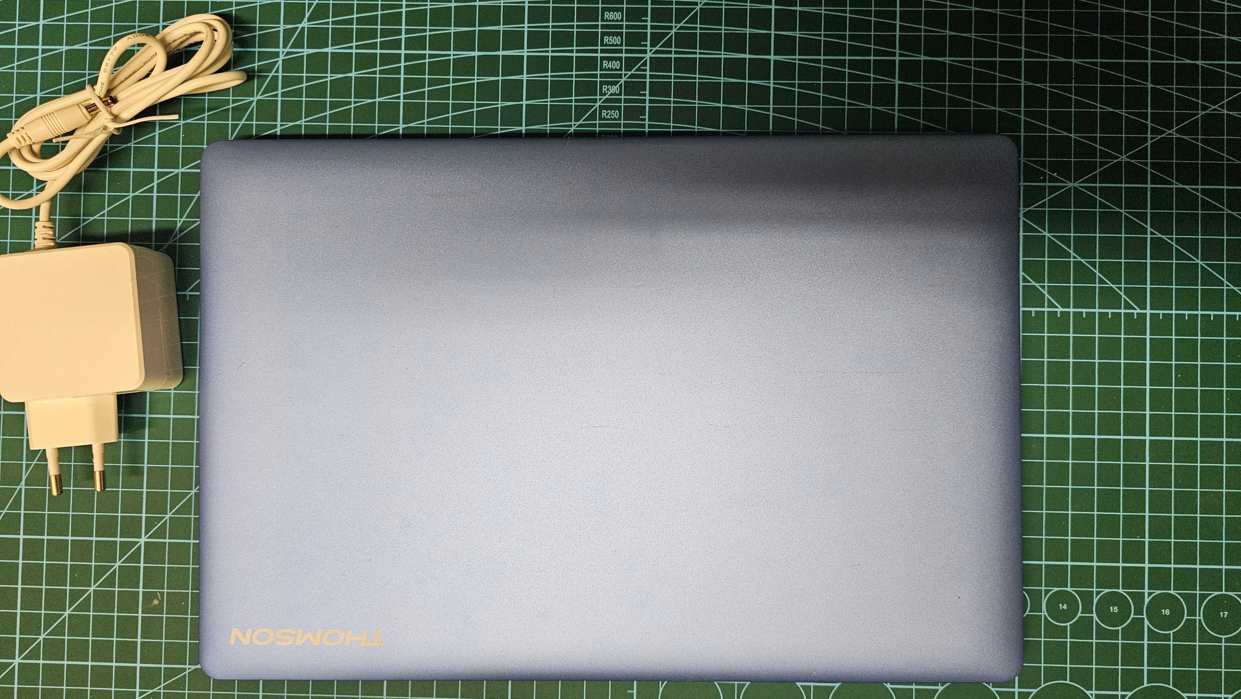 Thomson NEOX 13C • 13,3" IPS FHD • SSD • Windows 10 • Gotowy do pracy