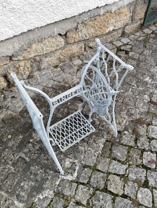 Pés de mesa de costura Singer
