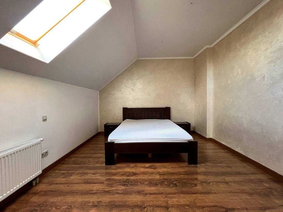 Жилий дім200м2+0,25га.Камін,сонячні панелі,електро/твердопалевний котл