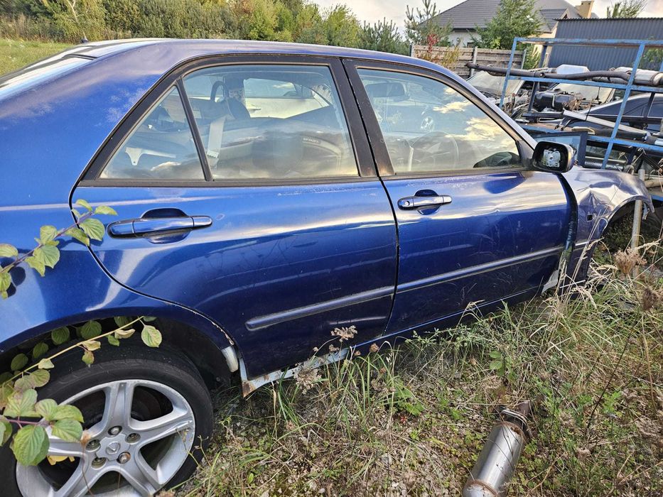 Lexus IS200 na części