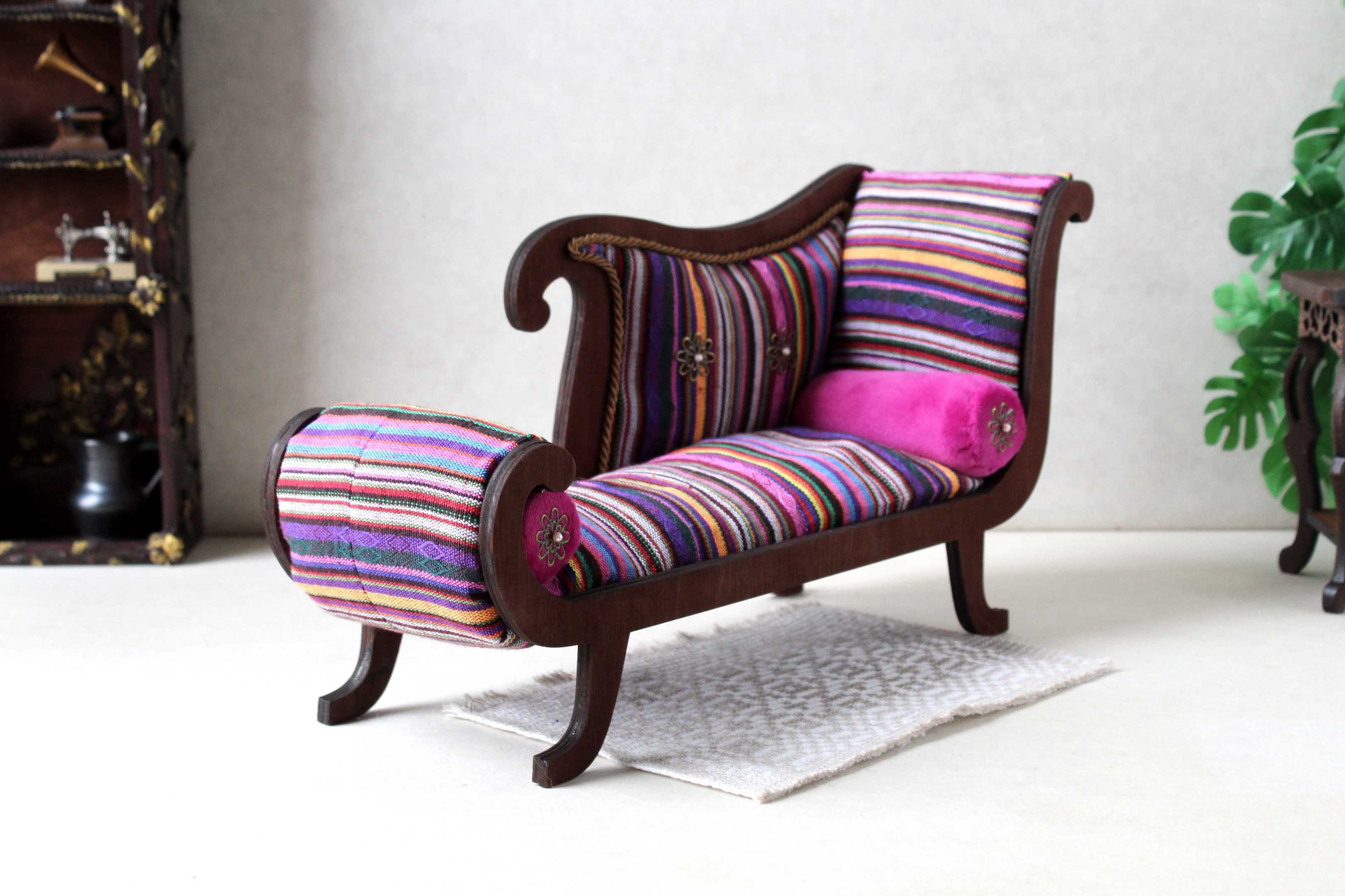 Miniaturowa sofa meble do domku dla lalek w stylu królewskim skala 1:6