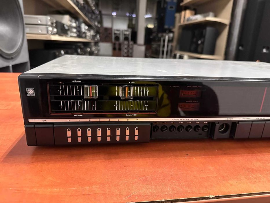 Amplituner Universum VT 2356