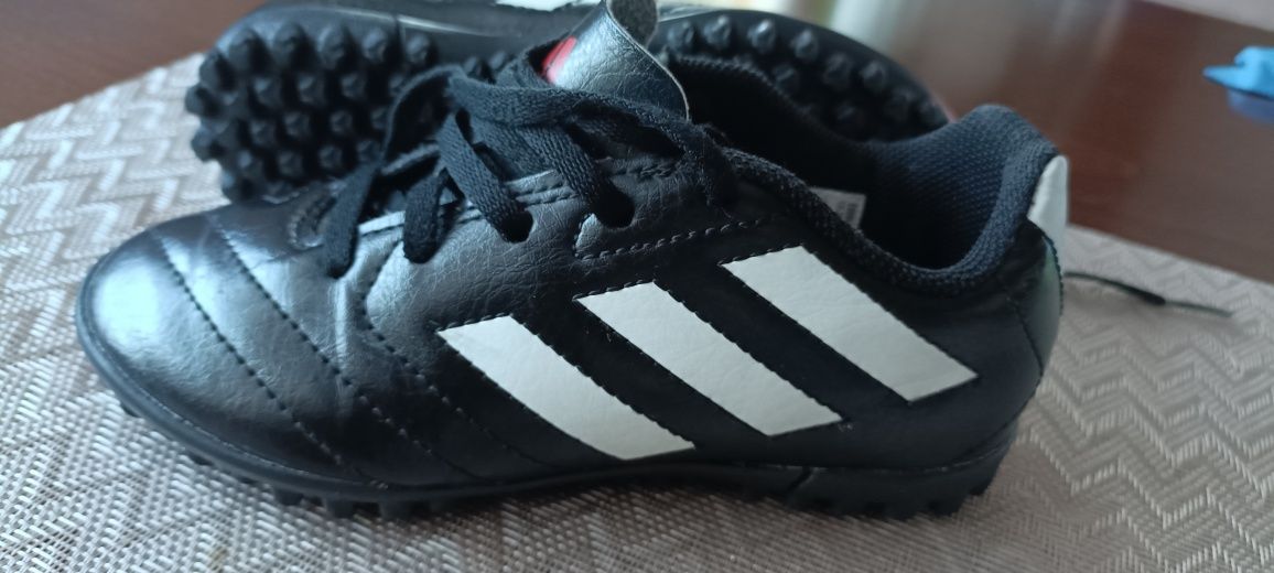 Buty piłkarskie Adidas rozmiar 30