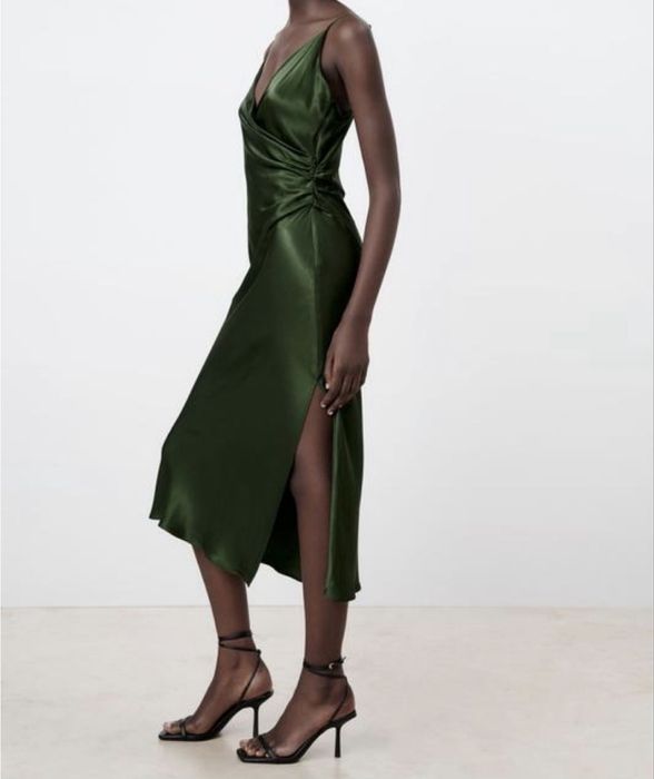 Сукня Zara. Сукня у білизняному стилі. Шелковое платье