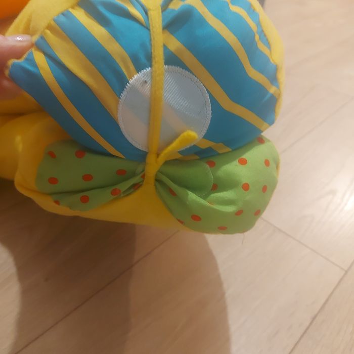 Fotel pufa dla niemowlaka do nauki siedzenia