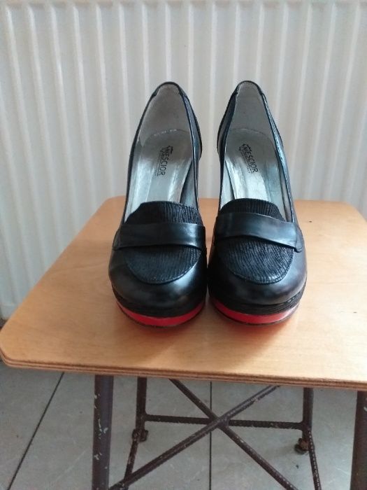 Eleganckie buty szpilki czarne na platformie NR 38