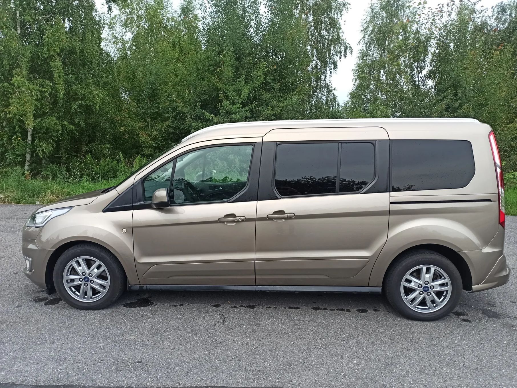 Ford Tourneo Connect Grand ford tourneo connect grand 1.5 ecoblue 120 titanium