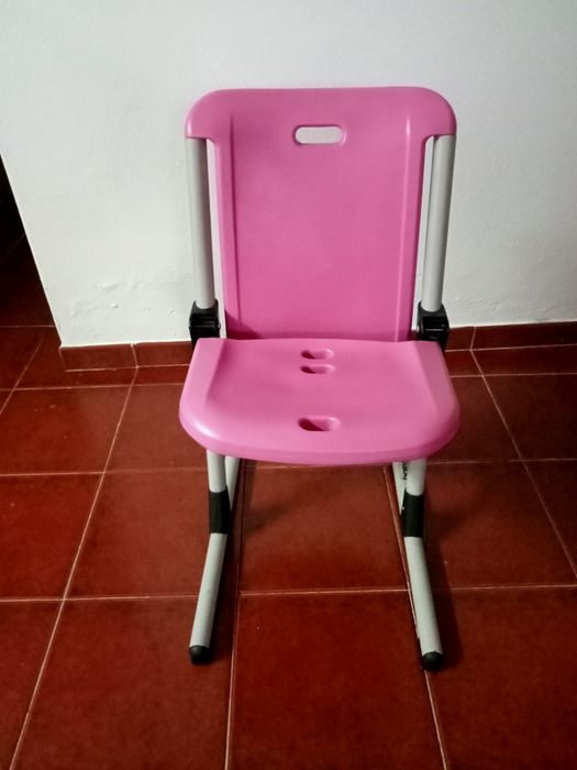 Cadeira com acento regulável