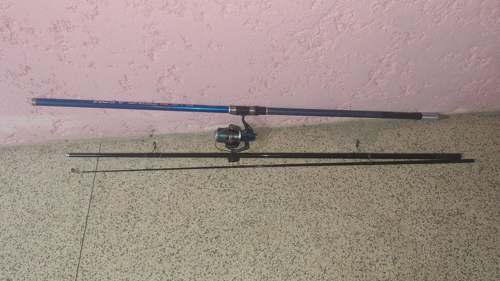 Cana de pesca em carbono,nunca foi usada .