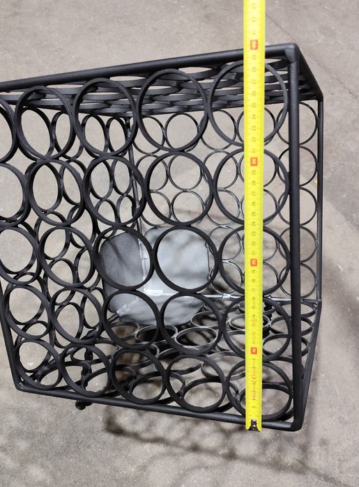 Metalowy kosz , palenisko ogrodowe