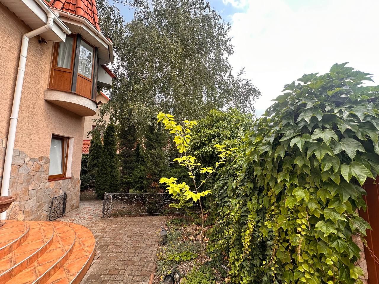 Продам дом с ремонтом в элитном ЖК