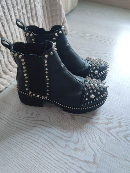 Ботинки челси с шипами