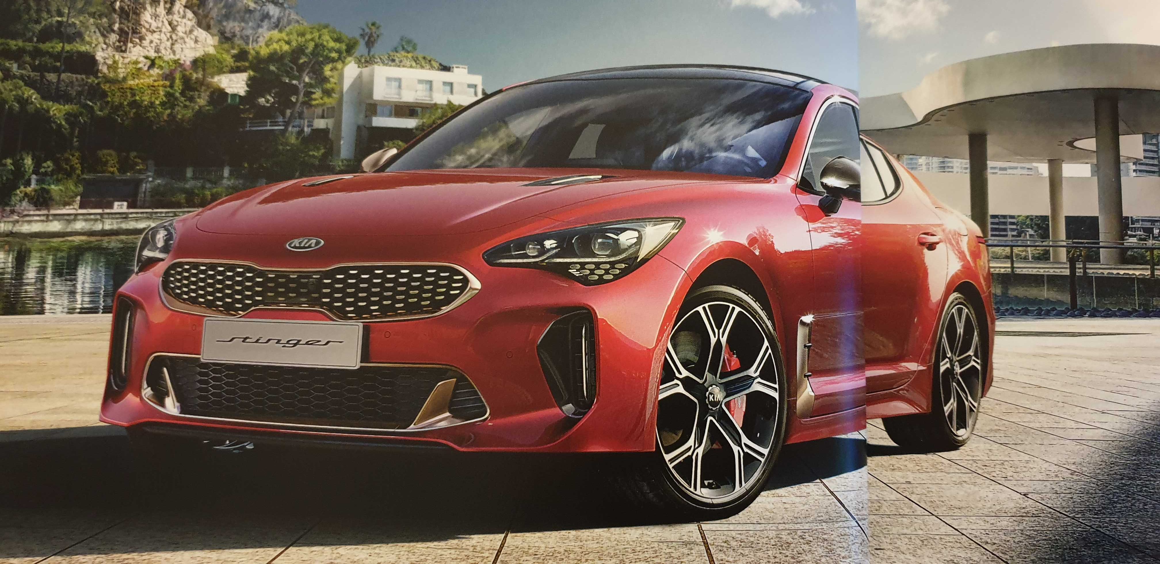 Prospekt KIA Stinger na innej Ford Mustang, Cupra Ateca, Volvo XC 60.