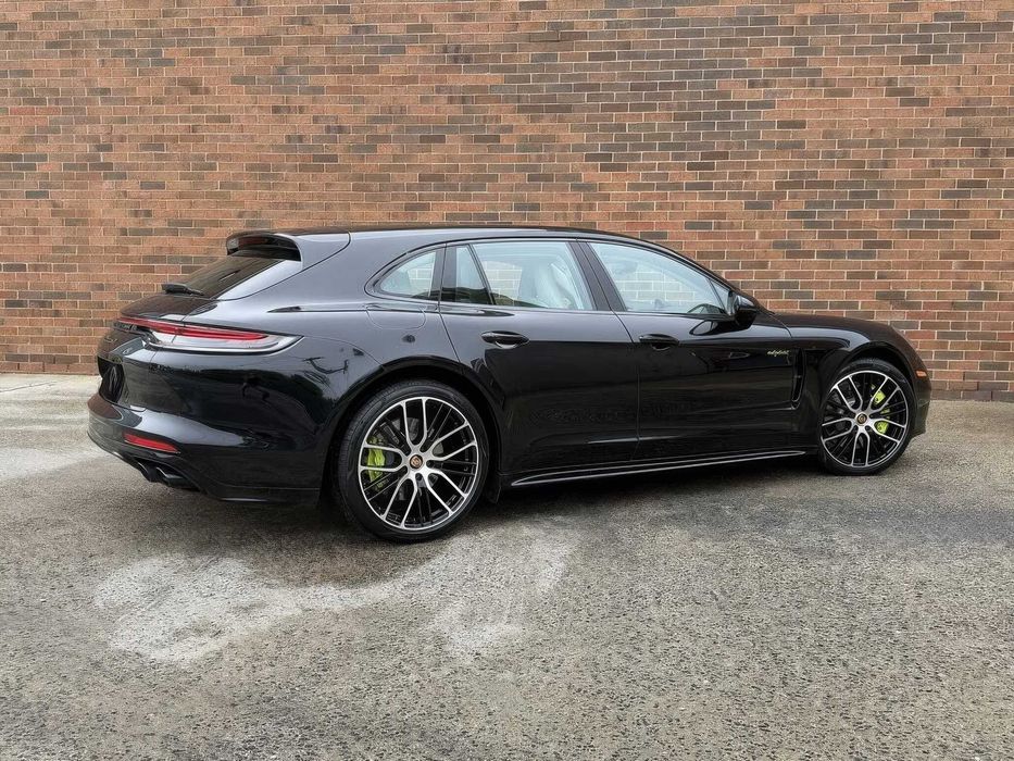 Porsche Panamera 4 Sport Turismo      2022