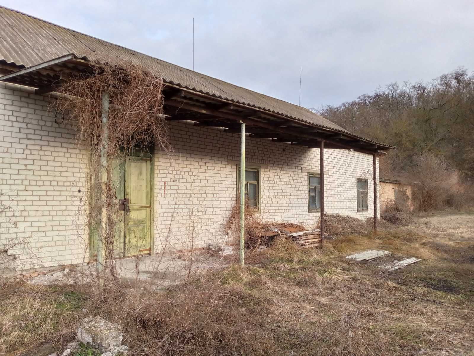 Виробничо-складські приміщення Чорнобаївський р-н м. Ірклієв