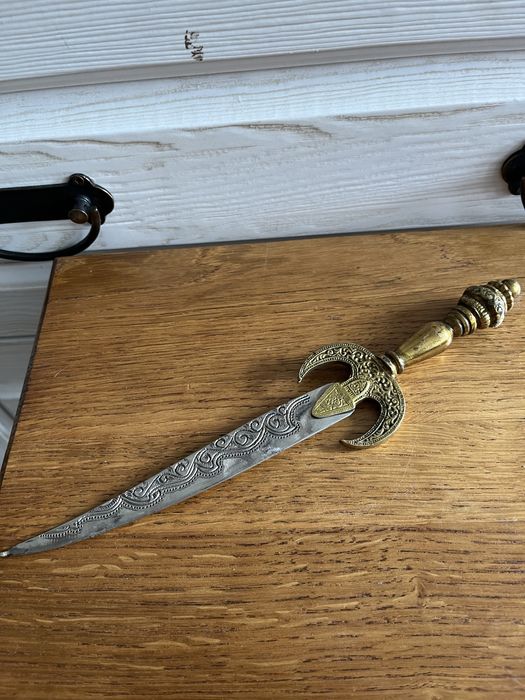 Nóż sztylet orientalny kolrkcjonerski mosiądz antyczny dekoracja