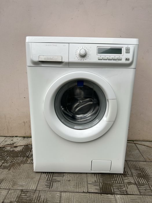 Стиральная машина Electrolux на 5 кг EWS12710W.Гарантия!