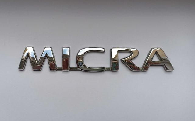 Napis emblemat Nissan Micra