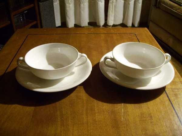 Conjunto de Tigelas de Sopa Vista Alegre com Molheira