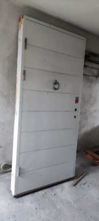 Drzwi Zewnętrzne Drewniane Lewe Białe 105x220