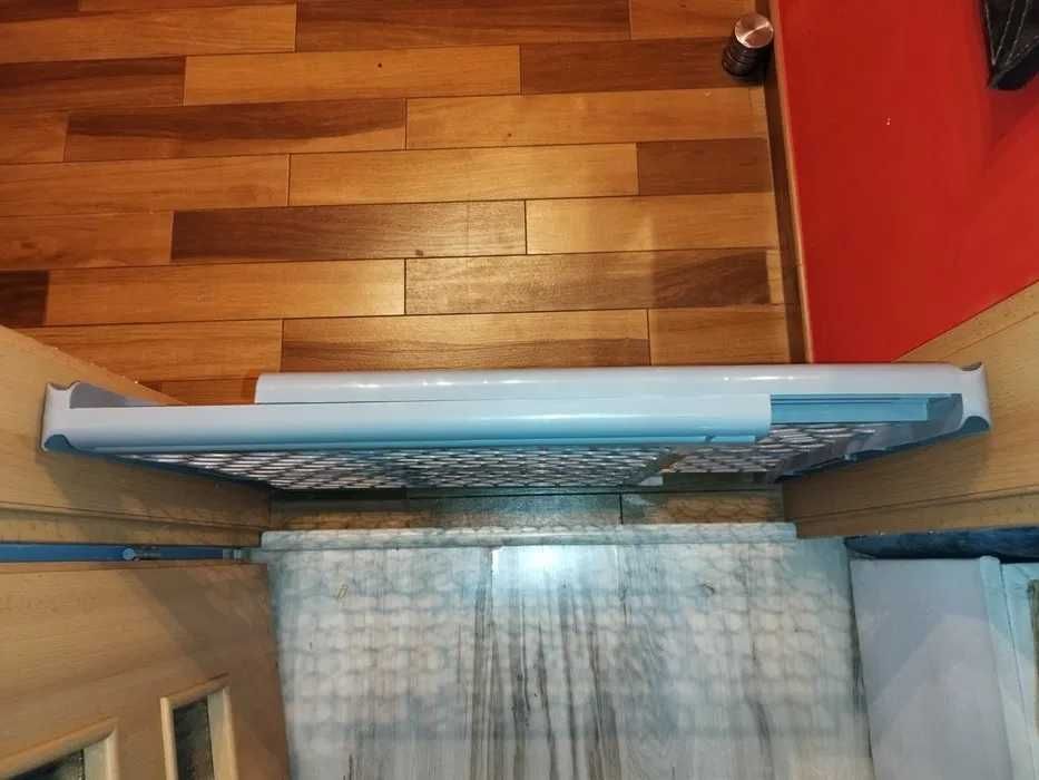 Plastikowy płotek / bramka dla psów - Carlson - regulowany - 71-107 cm