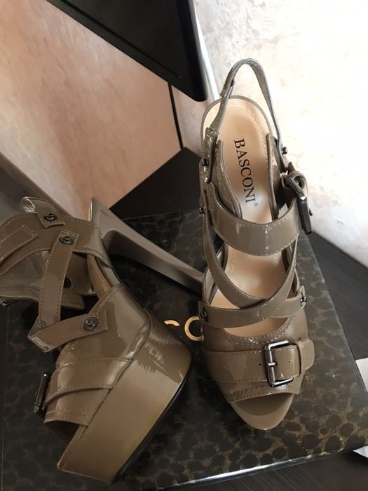 Продам босоножки BASCONI 37р.
