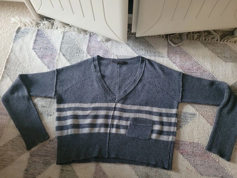 Krótki sweter oversize M-XL pasy BCBG Maxazria
