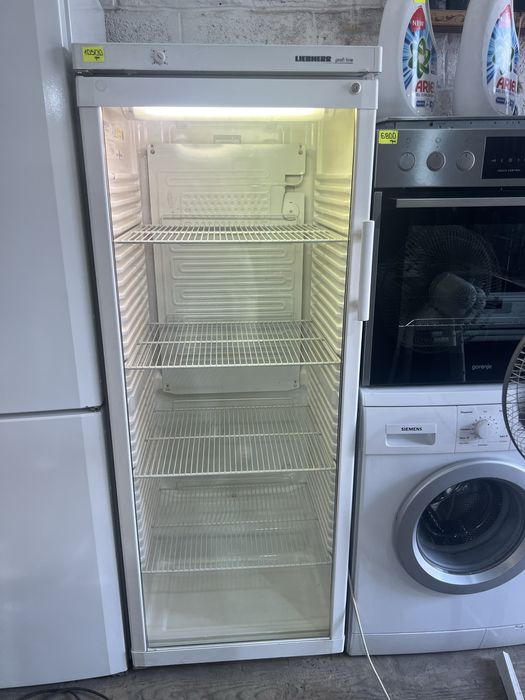 Витрина холодильна LIEBHERR, професійна  360 літрів .