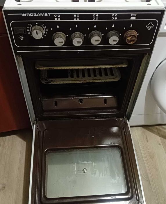 Продам газовую плиту