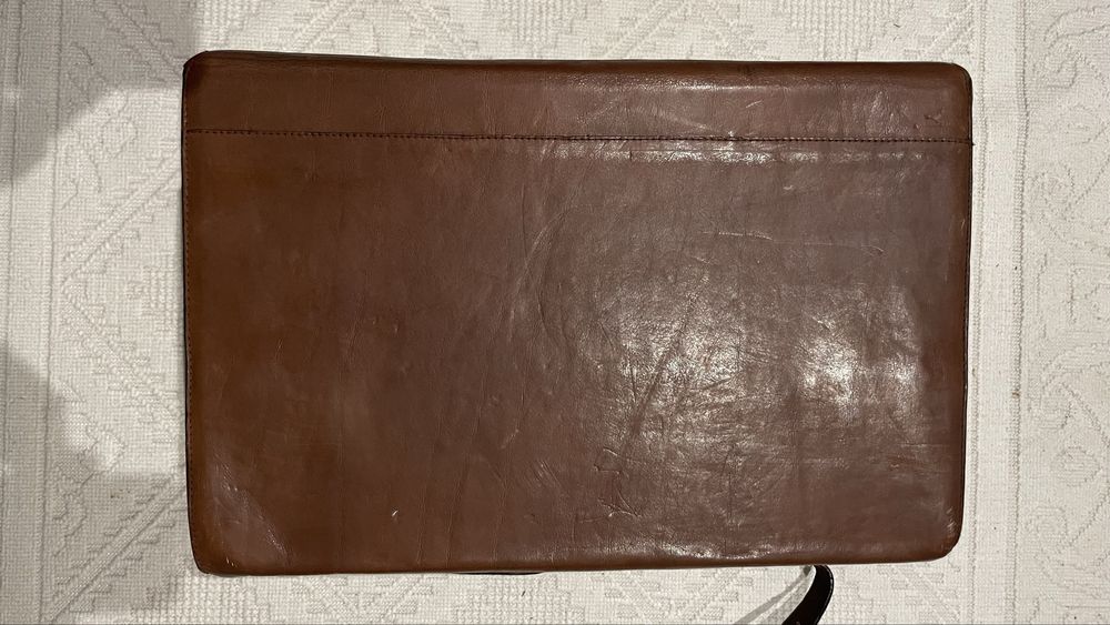 Mala de Pele c Alsa e Fechos