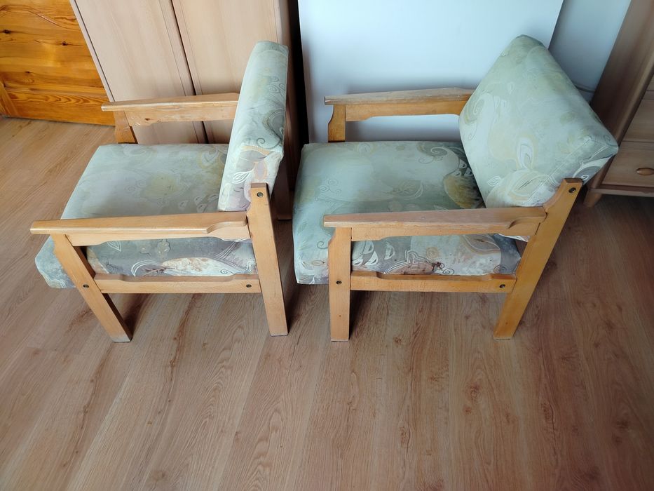 Sprzedam  dwa fotele solidne