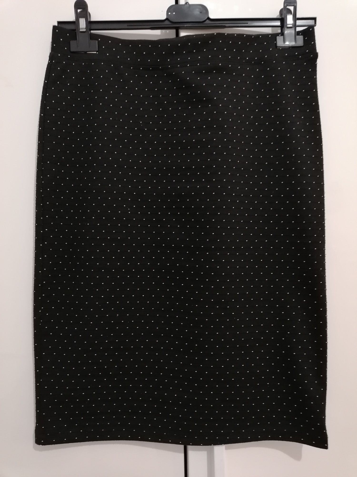 Elegancka czarna ołówkowa spódnica S 36 8