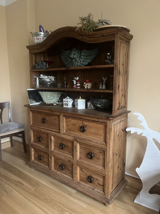 Unikatowy kredens w stylu rustykalnym