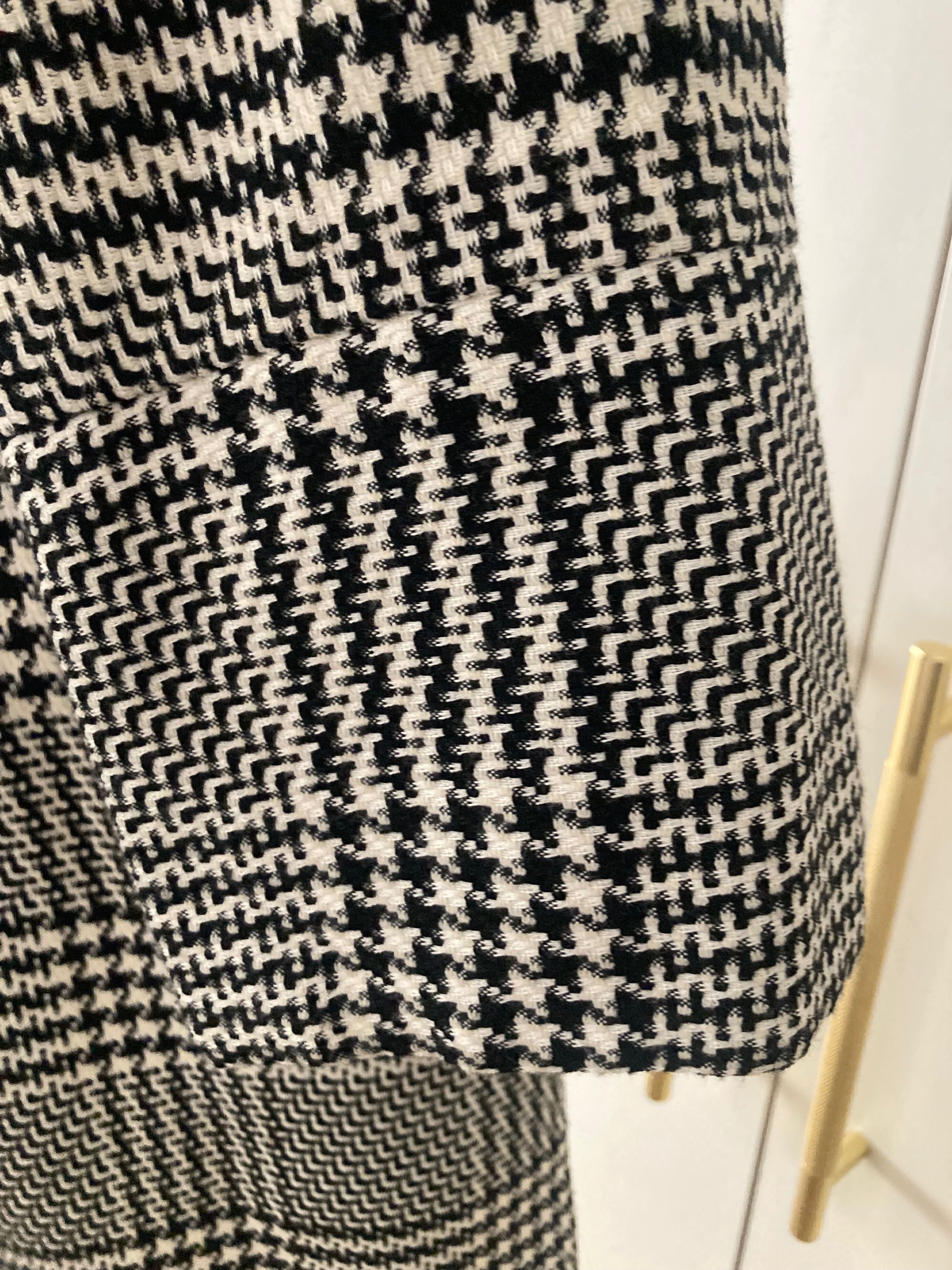 Elegancka sukienka w kratę