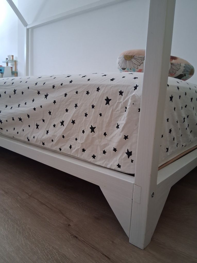 Cama Montessori (com colchão incluído)