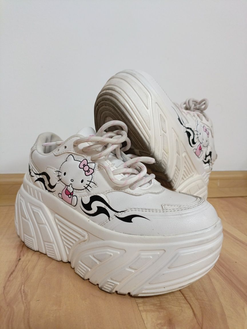 Buty Hello Kitty Bershka 35