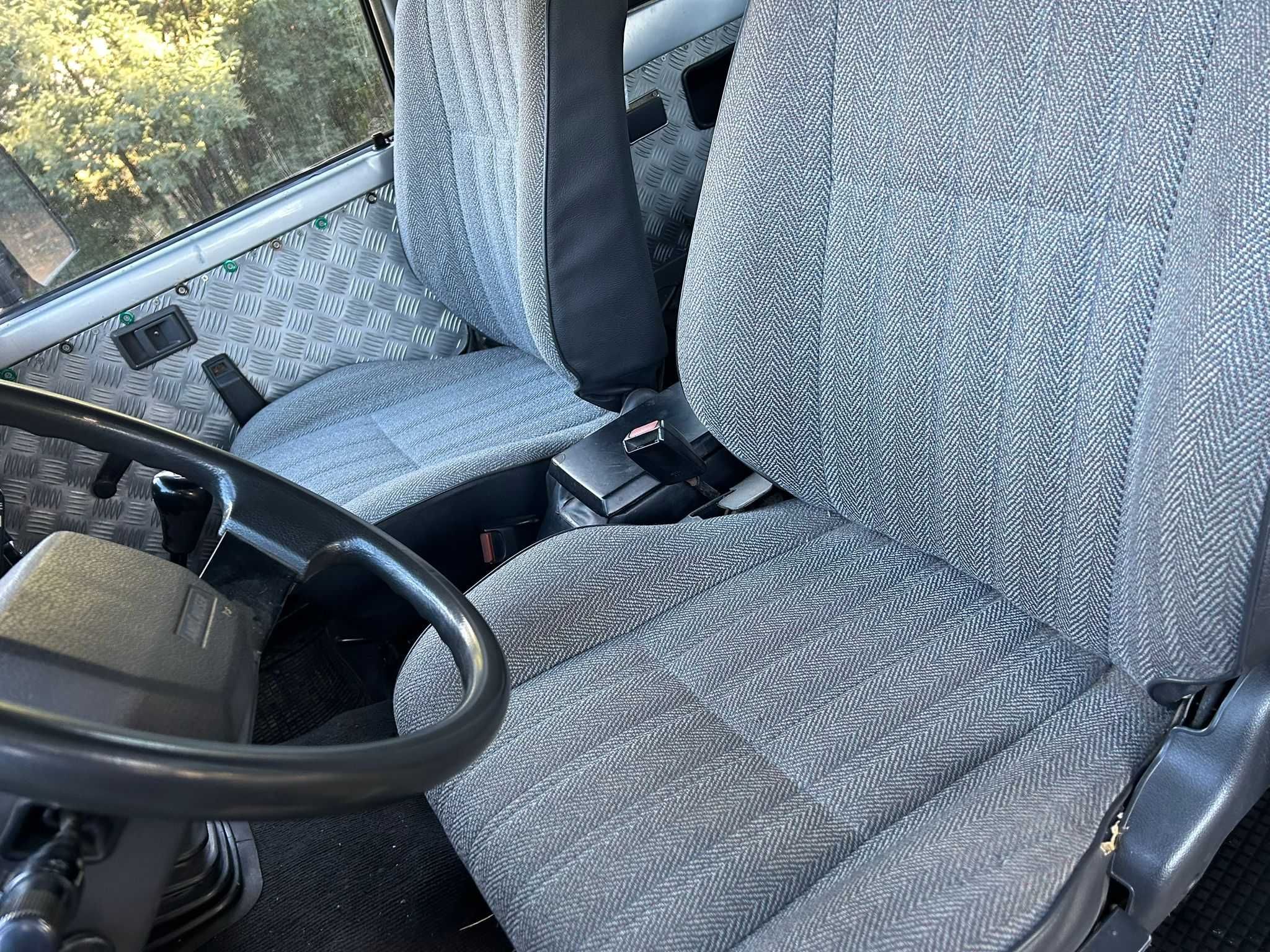 Toyota Land Cruiser Série 70 SWB (Hardtop)