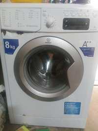 Máquina de lavar roupa Indesit Avariada