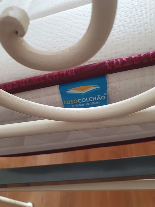 Cama de ferro restaurada