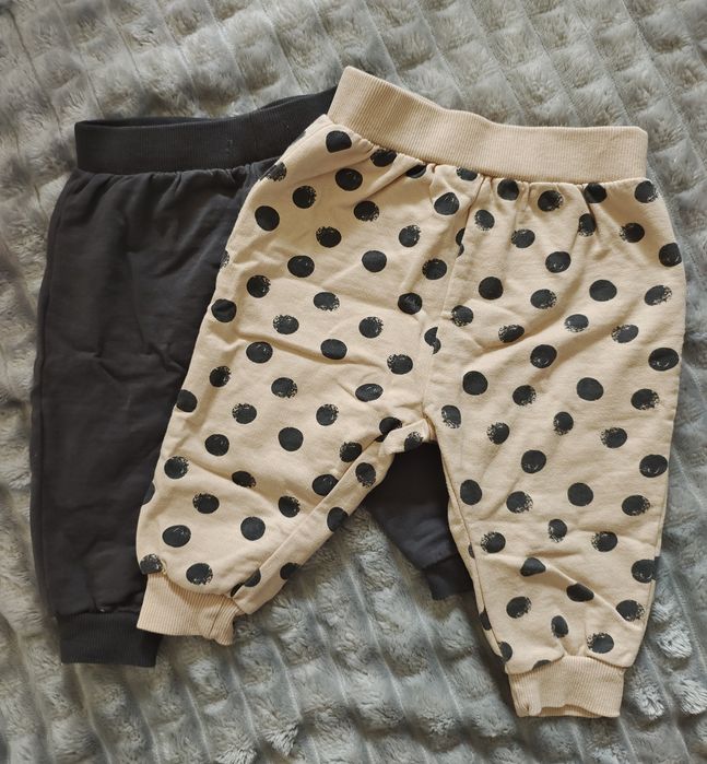 Zestaw spodni dresowych, rozmiar 74