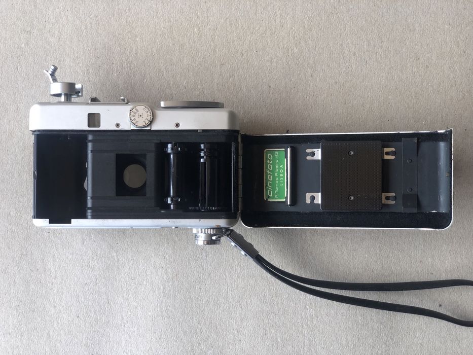 Canon Demi ee28 - 35mm half-frame