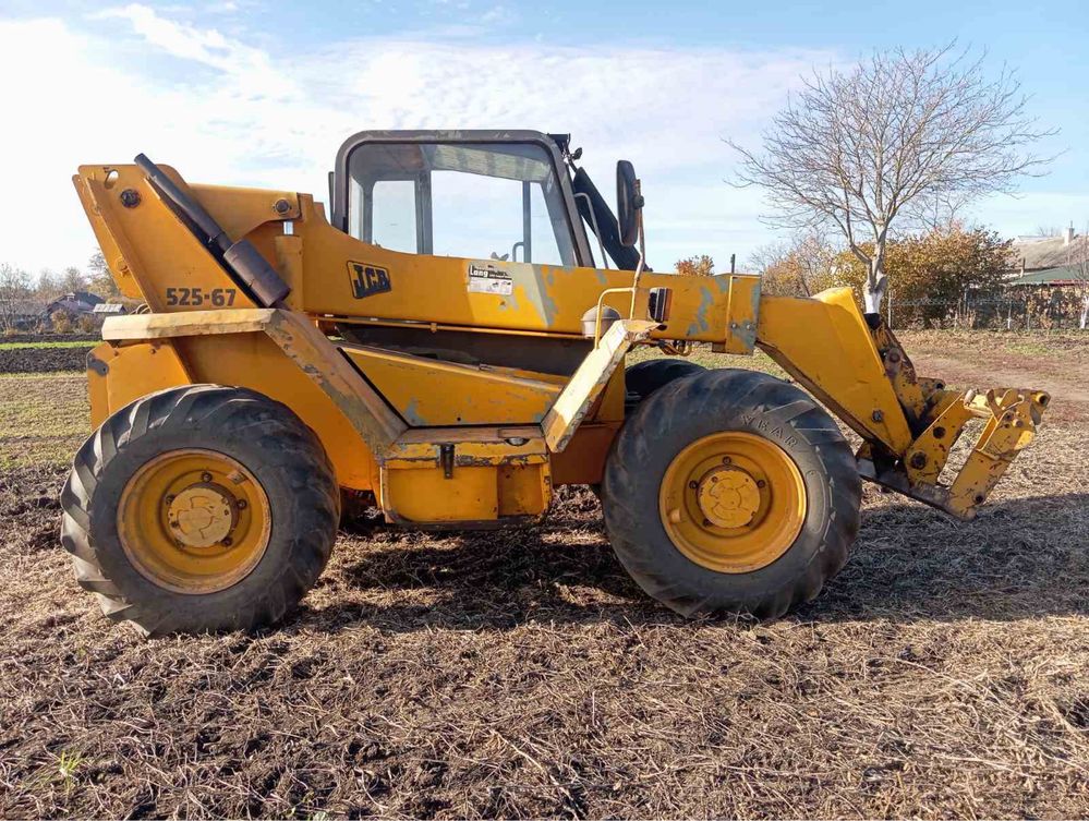 Телескопічний навантажувач JCB 525-67