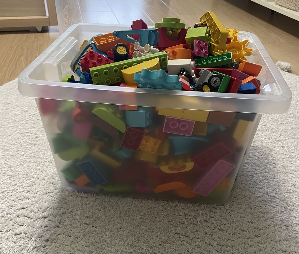 12 zestawów Lego Duplo plus luźne klocki