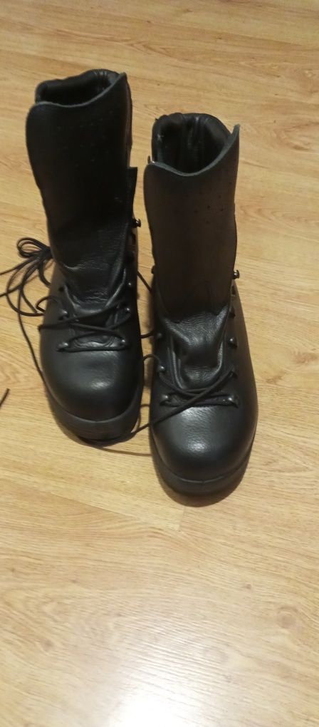 Buty wojskowe wz. 933/MON nowe 27,5  (43) buty zimowe wojska poskiego